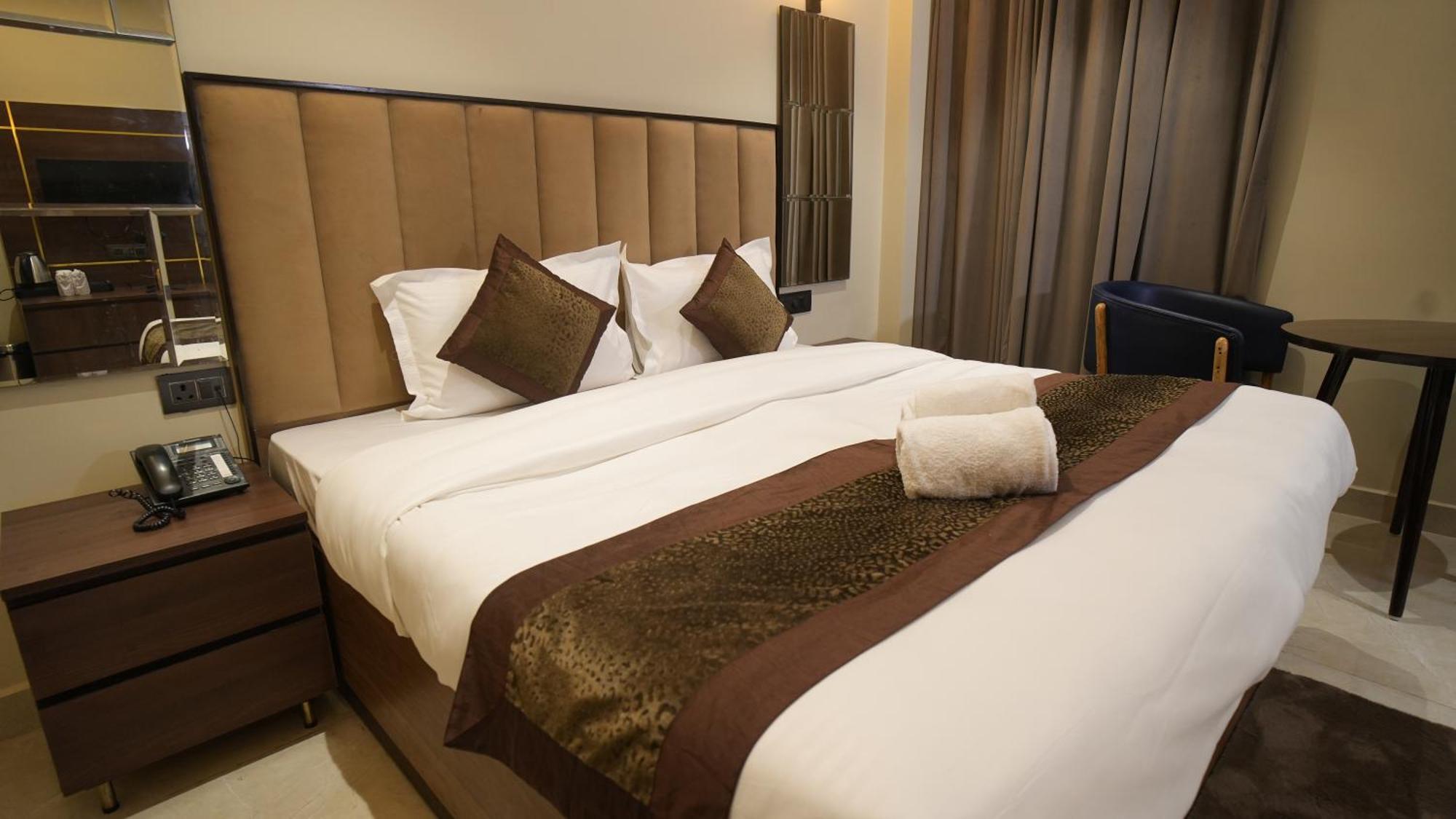 Hotel Lords Valley רישיקש מראה חיצוני תמונה