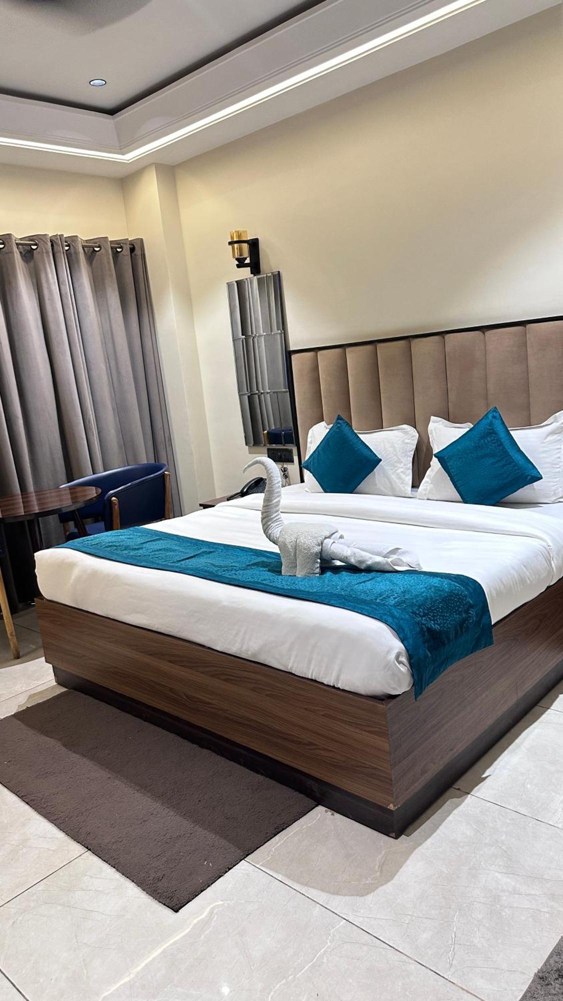 Hotel Lords Valley רישיקש מראה חיצוני תמונה