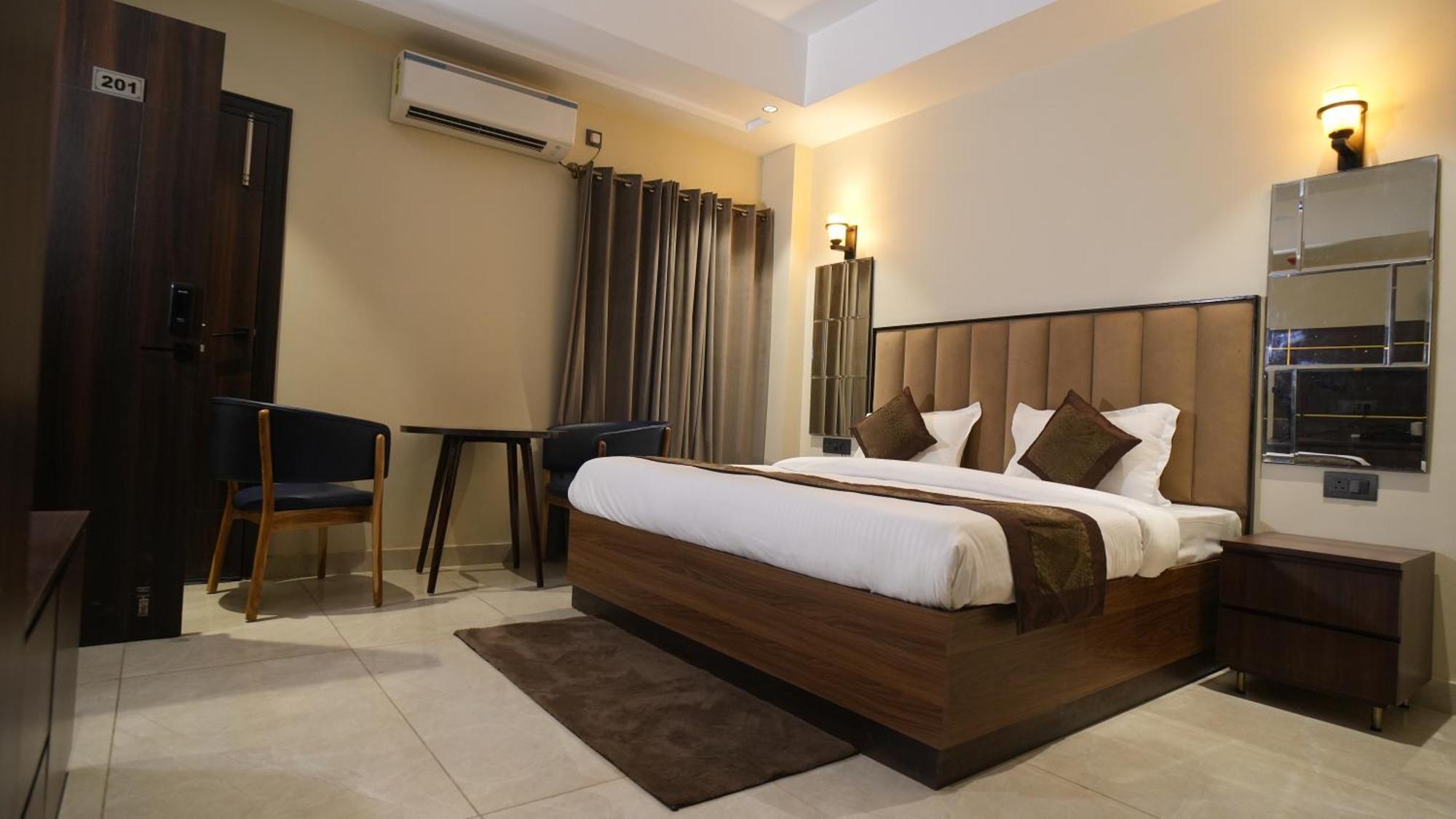 Hotel Lords Valley רישיקש מראה חיצוני תמונה