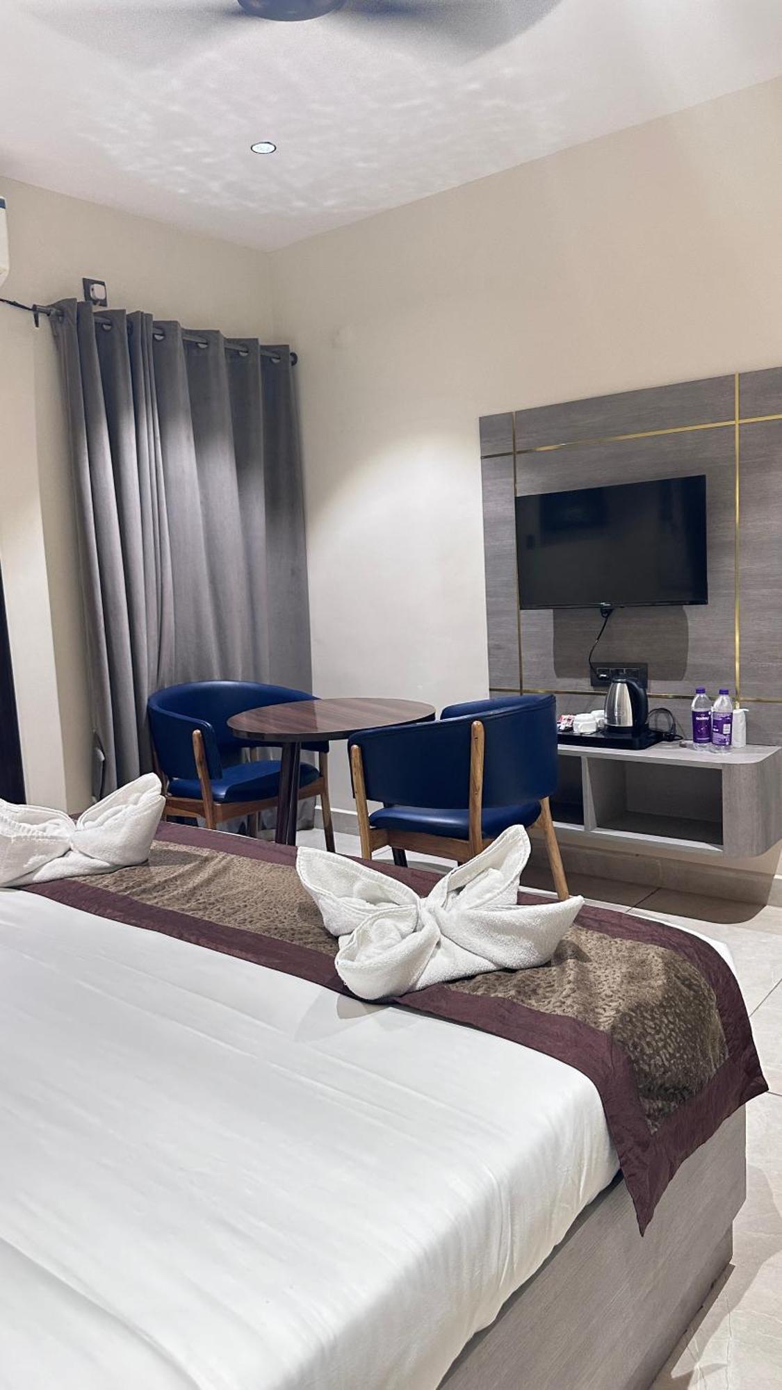 Hotel Lords Valley רישיקש מראה חיצוני תמונה